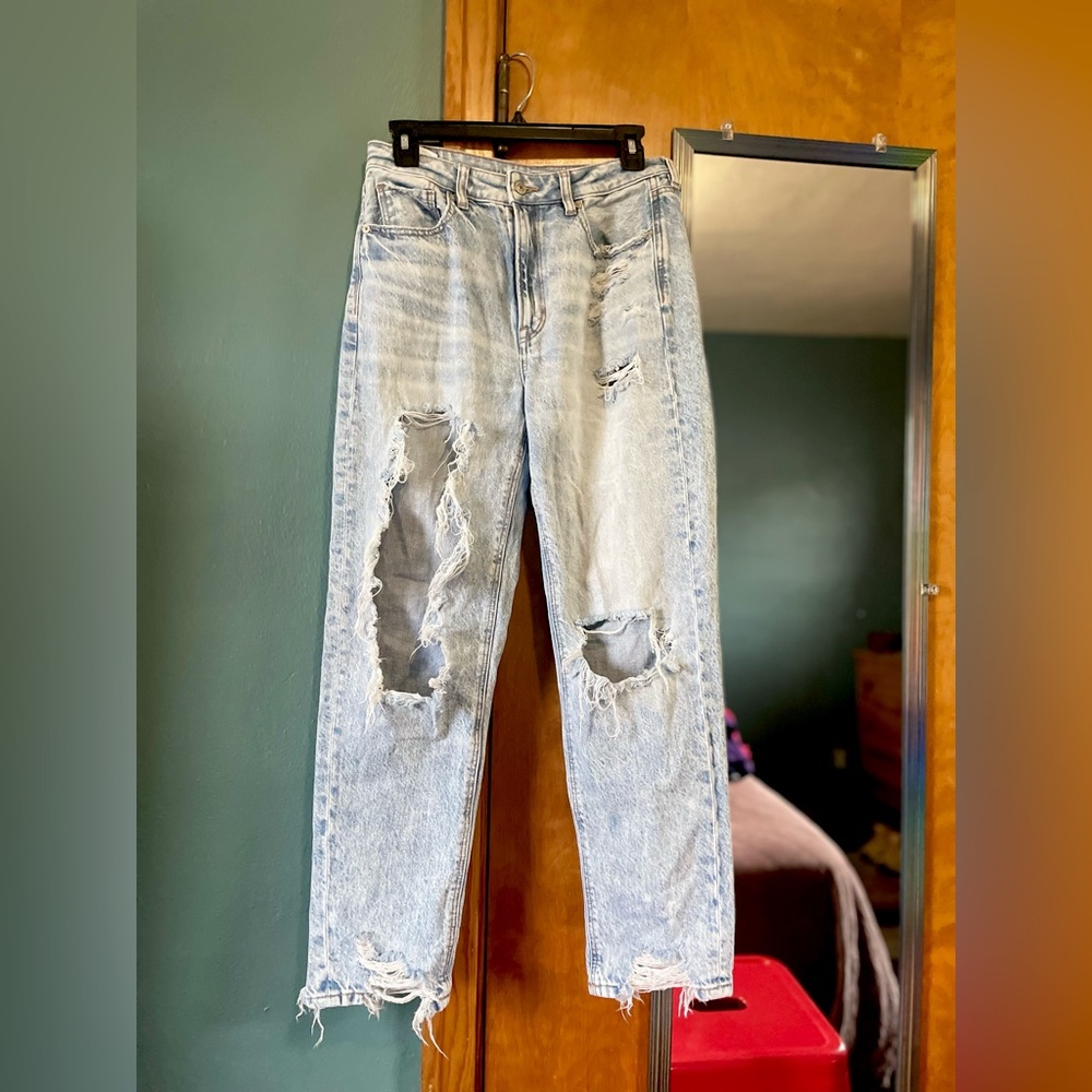 American eagle distressed jeans